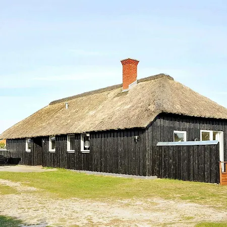 Four-bedroom Holiday In 3 * Vejers Strand