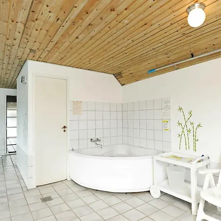 Four-bedroom Holiday In 3 Vejers Strand